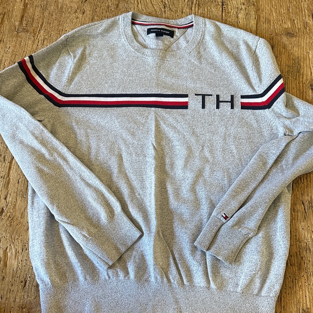 Tommy Hilfiger Light Gray Crewneck Sweater with Red and Navy Stripes.         F